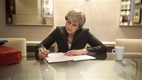 英國首相梅伊（Theresa May）
https://www.facebook.com/TheresaMayOfficial/photos/a.1881166548566776.1073741830.1348528641830572/1905027289514035/?type=3&theater