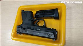 豬隊友,女警開槍,躺著也中槍,土城,廣福所