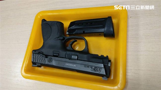 不堪債務負荷　男舉槍自盡倒臥家門口