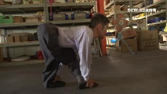走路被笑像狗爬　他發明大樓緩降機
