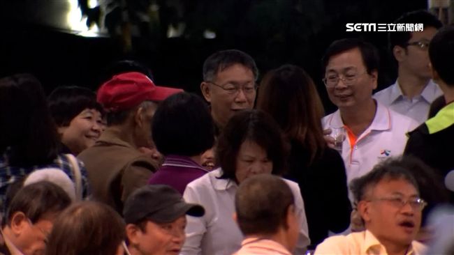 市場改建惹民怨　柯P逐桌敬酒搏感情