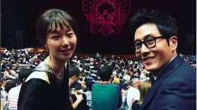 ▲李宥英曾與金柱赫大方合影。（圖／翻攝自namooactors IG）