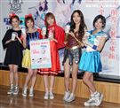 校花女團TUD化身魔女宅即便、白雪公主、小紅帽、美少女戰士、神力女超人等造型，擔任愛心大使呼籲大眾幫助募集小朋友的三餐，讓他們三餐不挨餓。（記者邱榮吉/攝影）