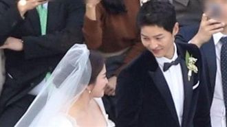 宋仲基嘴對嘴甜吻喬妹　重現經典畫面