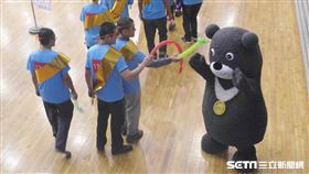 106年第四屆青鳥盃康復之友運動會，近500多名精神康復之友選手參加，現場並邀請熊讚一起為選手加油。（圖／台北市衛生局提供）