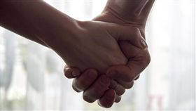 情侶,交往,男友,女友,穩交,牽手／pixabay