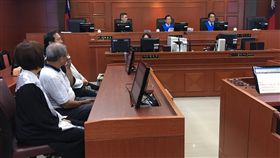 蘇炳坤案再審  高院全程開放錄影台灣高等法院19日開庭審理蘇炳坤懲治盜匪條例聲請再審案宣示裁定，高院首度開放媒體進入法庭全程錄影、照相。中央社記者張皓安攝  106年9月19日