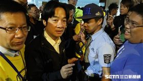 行政院長賴清德蒞臨洲際看職棒。（圖／記者王怡翔攝）