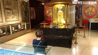 偷大甲媽吊飾難入眠　婦落網磕頭謝罪