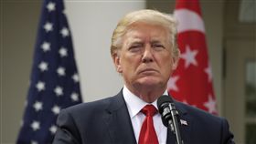 談南海  川普：美堅定促進航行自由美國總統川普23日說，在對抗北韓威脅與促進南海航行自由上，美國的承諾「堅定不移」。中央社記者鄭崇生華盛頓攝  106年10月24日