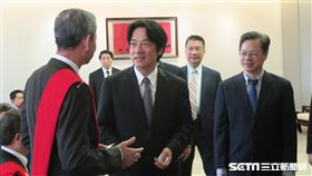 行政院長賴清德接見國家磐石獎得獎企業。（記者盧素梅攝）