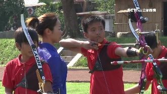 小選手刻苦練箭　國手感動下鄉親指導