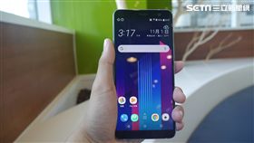 HTC U11 Plus 還沒解禁喔 葉立斌攝