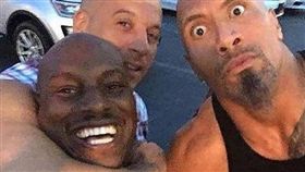 ▲泰瑞斯吉布森不爽巨石強森。（圖／翻攝自泰瑞斯吉布森IG）