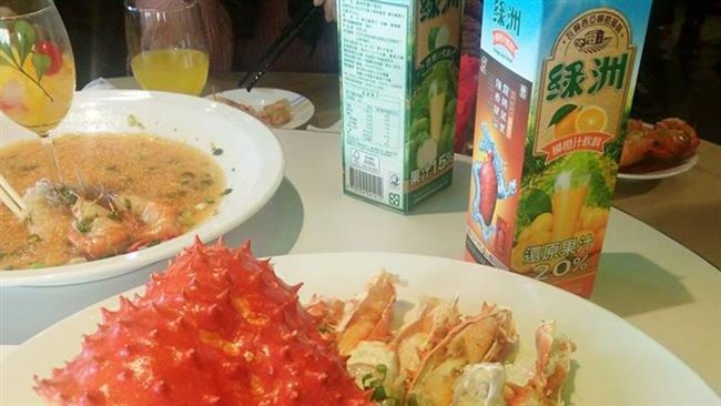 喜宴遇「打包魔人」掃空　賓客全怒了