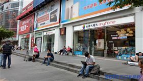 中華電信　遠傳電信　台灣大哥大　頭香　iPhone X 葉立斌攝