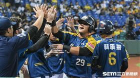 中華職棒總冠軍賽LAMIGO陳俊秀 圖／記者林敬旻攝