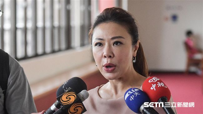 王炳忠遭搜　藍委：完全執政不同標準