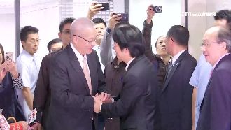 賴、吳互動熱絡　吳允諾協助預算　