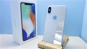 Iphone X開箱，鄭蛋蛋（翻攝自3c部落客鄭蛋蛋）