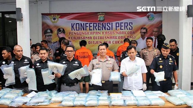 堆高機內藏上億毒品　台印警聯手掃蕩