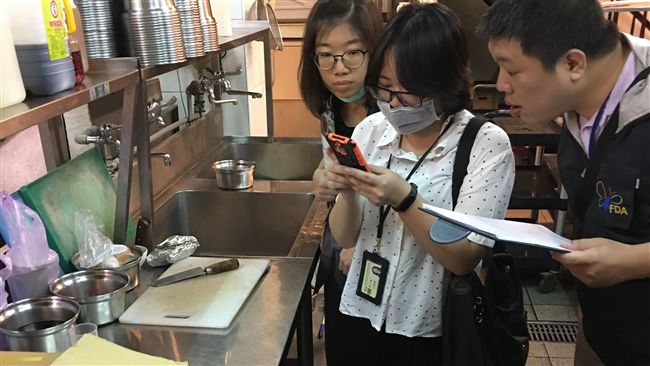 高市衛生局驗火鍋料與湯底　4件違規