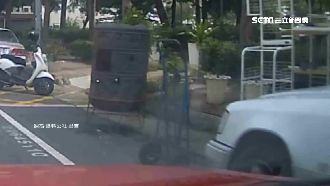 金爐佔車位有申請？警方連開2張罰單