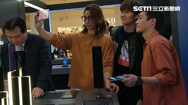 三星體驗行銷　邀宇宙人到高雄玩手機
