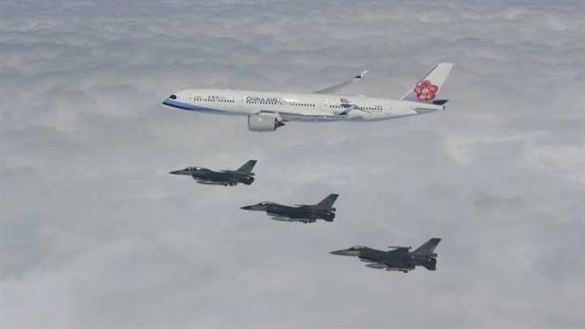 蔡英文回家路！F-16伴飛總統專機
