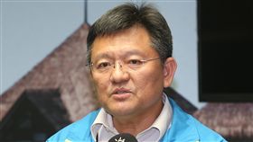 體育協會批濫權　體育署：持續溝通中華民國體育運動總會會長張朝國19日號召體育協會連署，質疑體育署在國體法修正通過後，公布章程範本草案逾越國體法修正範圍；體育署副署長林哲宏（圖）受訪表示，會再溝通及輔導協會。中央社記者張新偉攝　106年10月19日