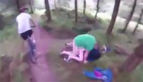 單車騎士直擊活春宮（圖／翻攝臉書）