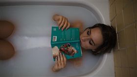 洗澡（示意圖／取自創用cc）