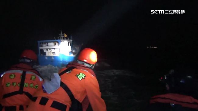 越界捕黃魚！金門海巡攔截陸船逮5人