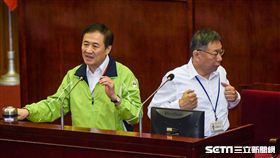 台北市副市長陳景峻，台北市長柯文哲 圖／記者林敬旻攝