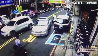 逆向、衝撞警車　民驚「以為拍電影」