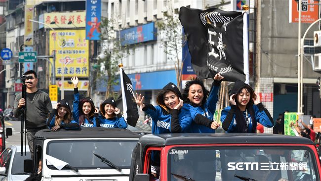 ▲桃猿封王遊行。（圖／記者王怡翔攝）