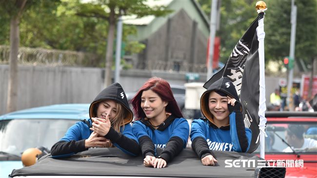 ▲桃猿封王遊行Lamigirls。（圖／記者王怡翔攝）