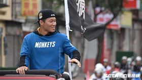 ▲桃猿封王遊行王柏融。（圖／記者王怡翔攝）