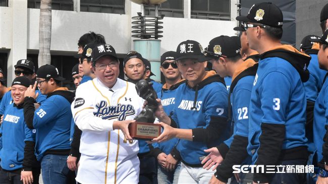 ▲桃猿封王遊行　。（圖／記者王怡翔攝）