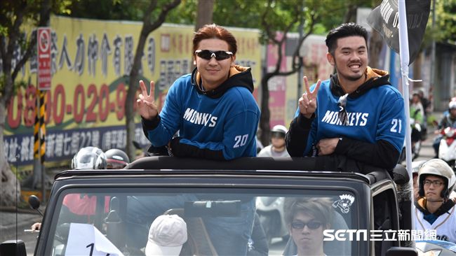 ▲桃猿封王遊行　。（圖／記者王怡翔攝）