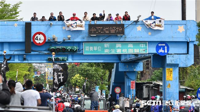 ▲桃猿封王遊行　。（圖／記者王怡翔攝）