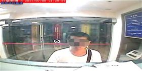 4名車手在全台ATM提領贓款。（圖／翻攝畫面）