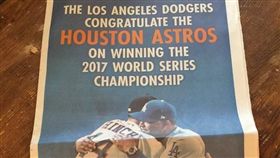 ▲道奇在休士頓紀事報刊登全版廣告。（圖／取自Alanna Rizzo推特）