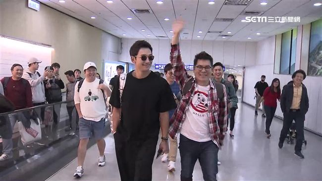 Rain來台灣了！和粉絲握手超親民