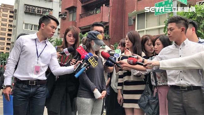 空姐遭潑糞及瀝青　警要她自調監視器