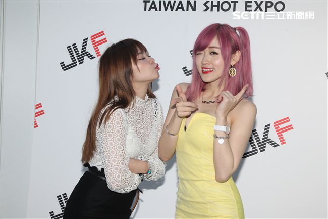 電影女神箐箐vs女神美學攝影戴群芳合推《箐動你的心》獨家專訪。（記者邱榮吉/攝影）