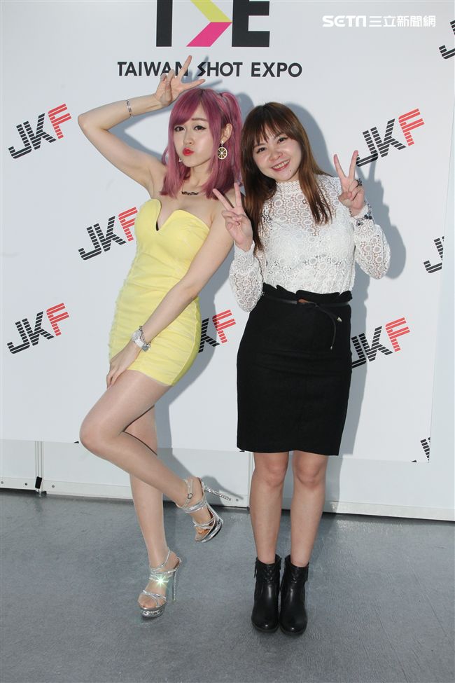 電影女神箐箐vs女神美學攝影戴群芳合推《箐動你的心》獨家專訪。（記者邱榮吉/攝影）