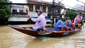 颱風丹瑞（Damrey）侵襲越南_路透