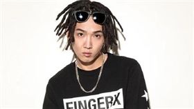 《中國有嘻哈》 TT

微博