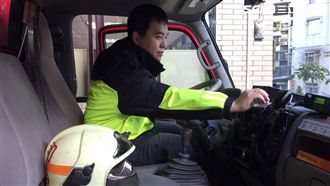 送他最後一程　新北警消齊鳴警報致敬